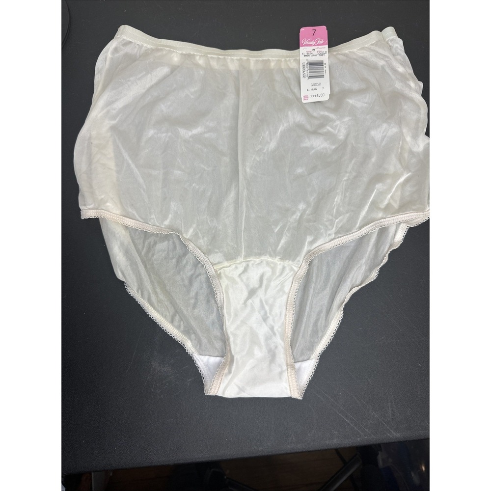Vintage Vanity Fair Nylon Briefs Panties Sz 7 NWT Glow USA NOS 15012 Lingerie